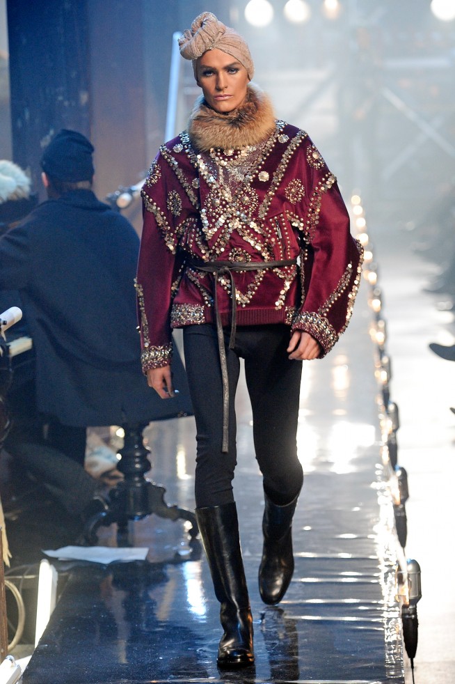 desfiles-johngalliano-parisinverno2011men-136