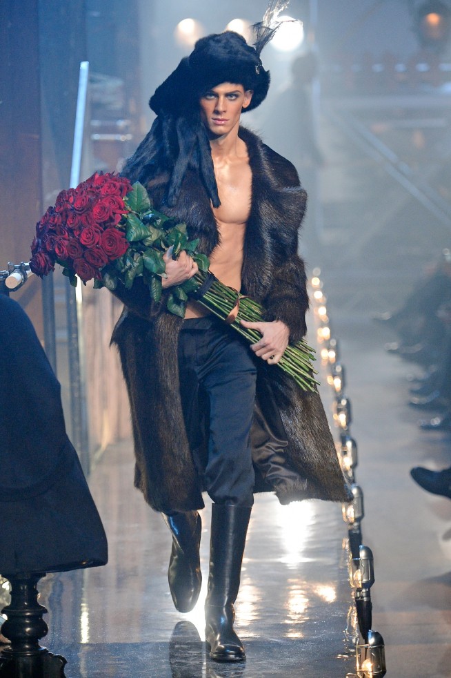 desfiles-johngalliano-parisinverno2011men-140