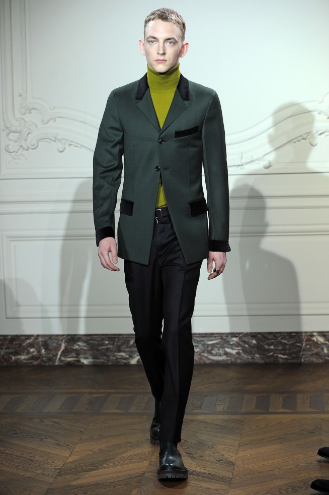 desfiles-yvessaintlaurent-parisinverno2011men-104