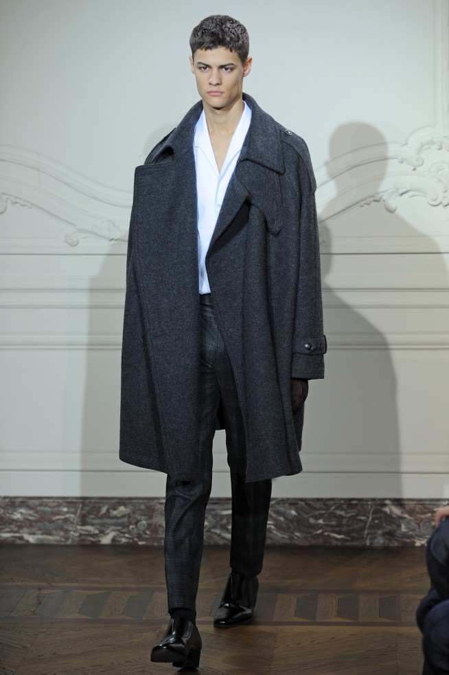 desfiles-yvessaintlaurent-parisinverno2011men-111