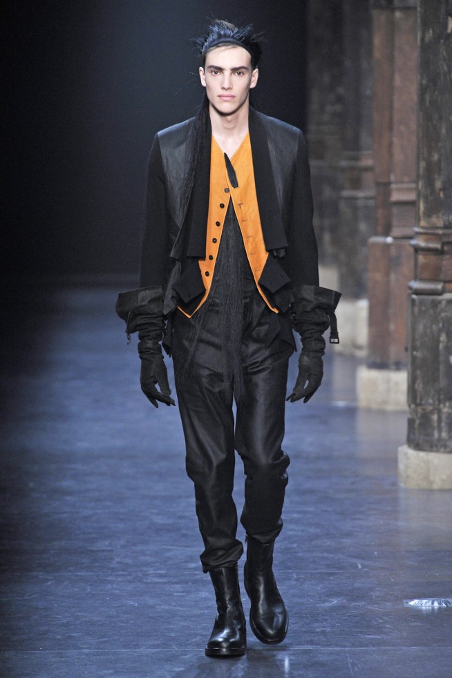 desfiles-anndeeulemeester-parisinverno2011men-103