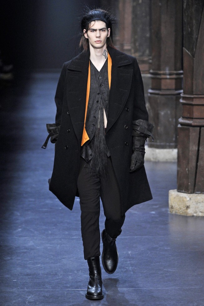 desfiles-anndeeulemeester-parisinverno2011men-105