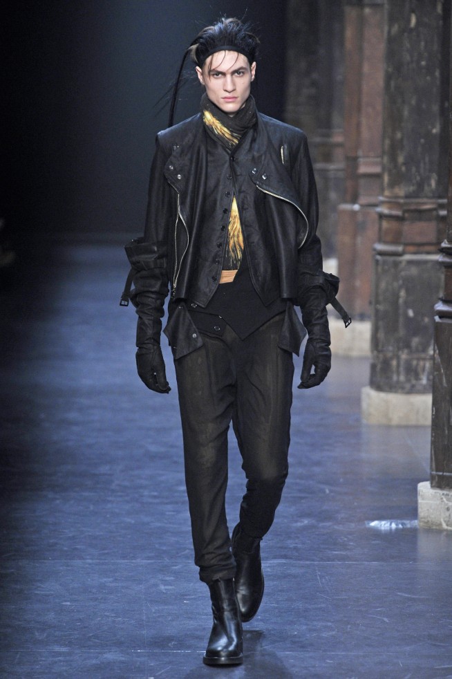 desfiles-anndeeulemeester-parisinverno2011men-107