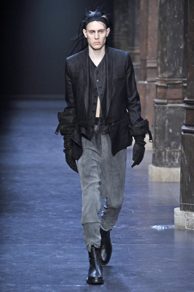 desfiles-anndeeulemeester-parisinverno2011men-108
