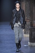 desfiles-anndeeulemeester-parisinverno2011men-109