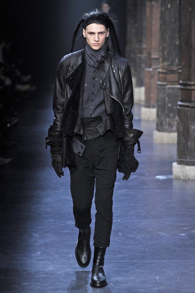 desfiles-anndeeulemeester-parisinverno2011men-111