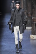 desfiles-anndeeulemeester-parisinverno2011men-115