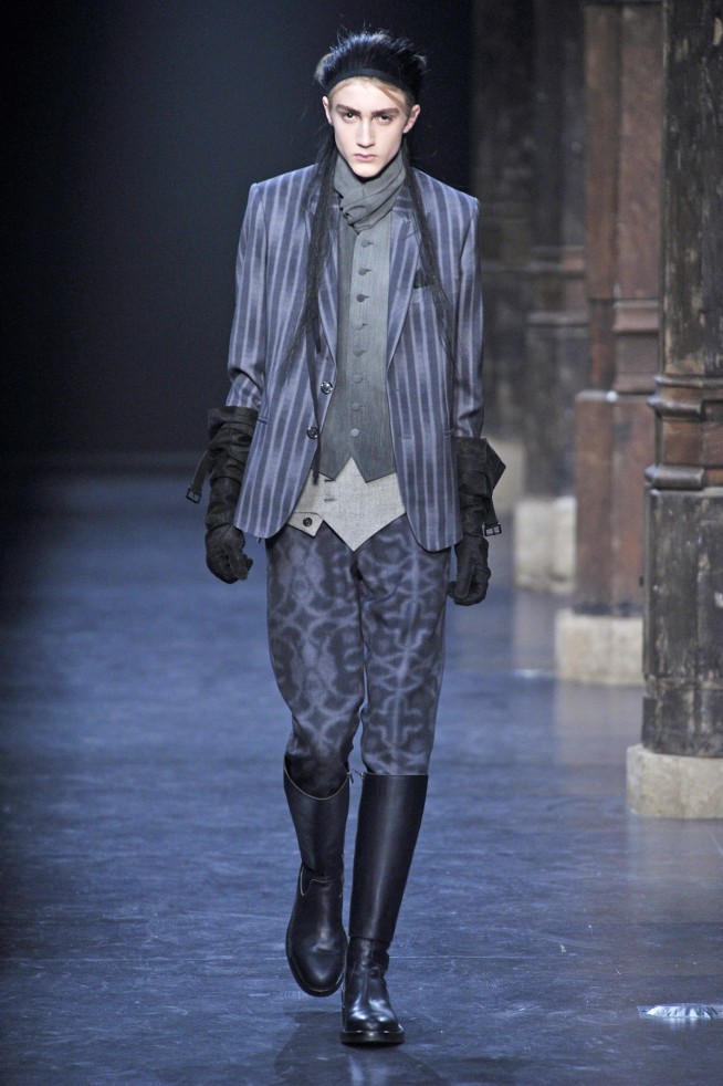 desfiles-anndeeulemeester-parisinverno2011men-117