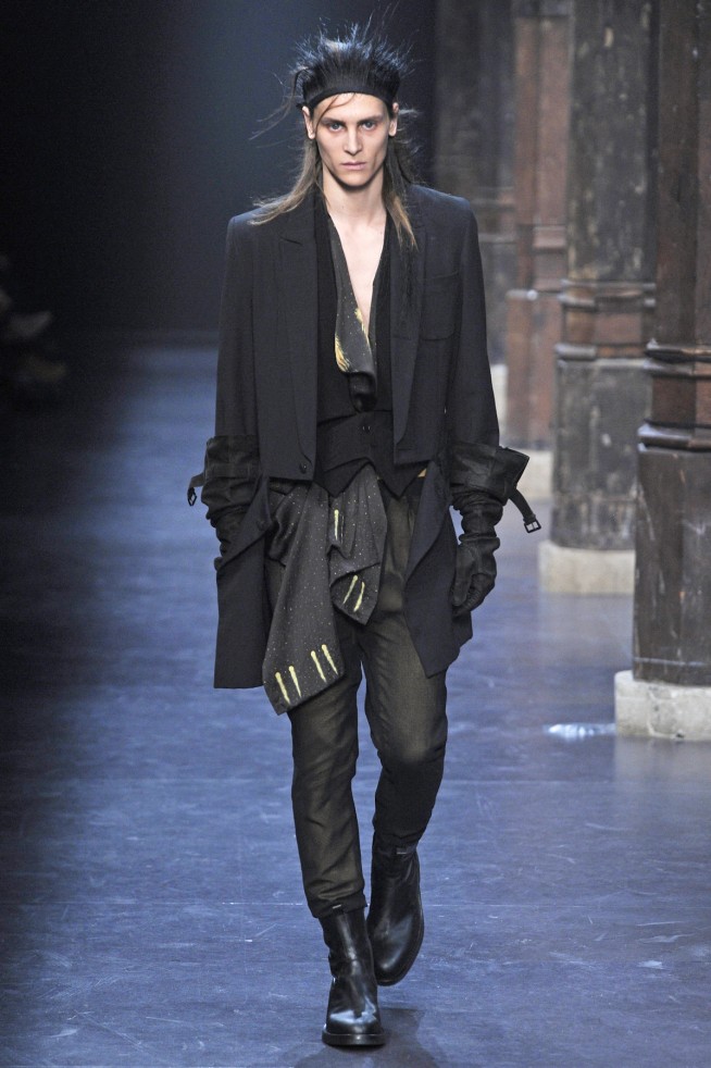 desfiles-anndeeulemeester-parisinverno2011men-122
