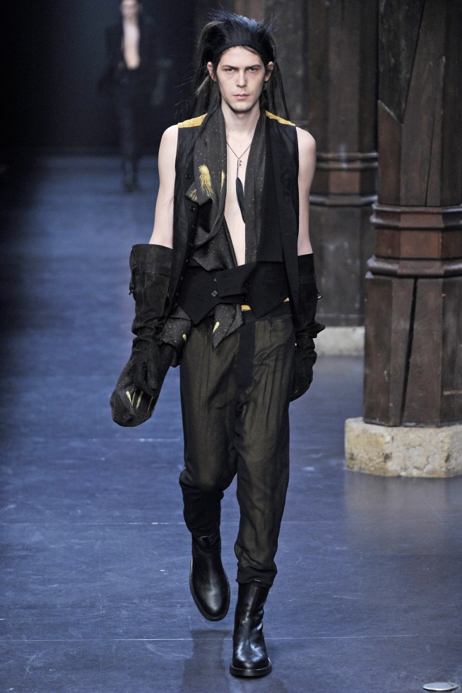 desfiles-anndeeulemeester-parisinverno2011men-124