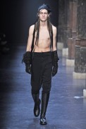 desfiles-anndeeulemeester-parisinverno2011men-127