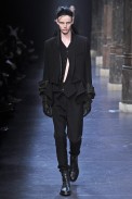 desfiles-anndeeulemeester-parisinverno2011men-128