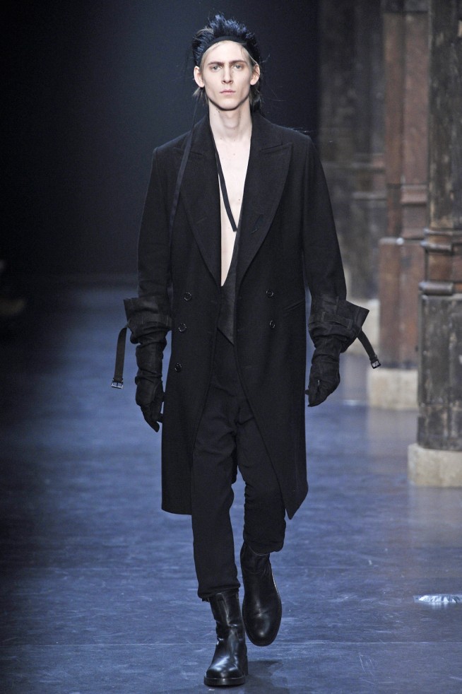 desfiles-anndeeulemeester-parisinverno2011men-129