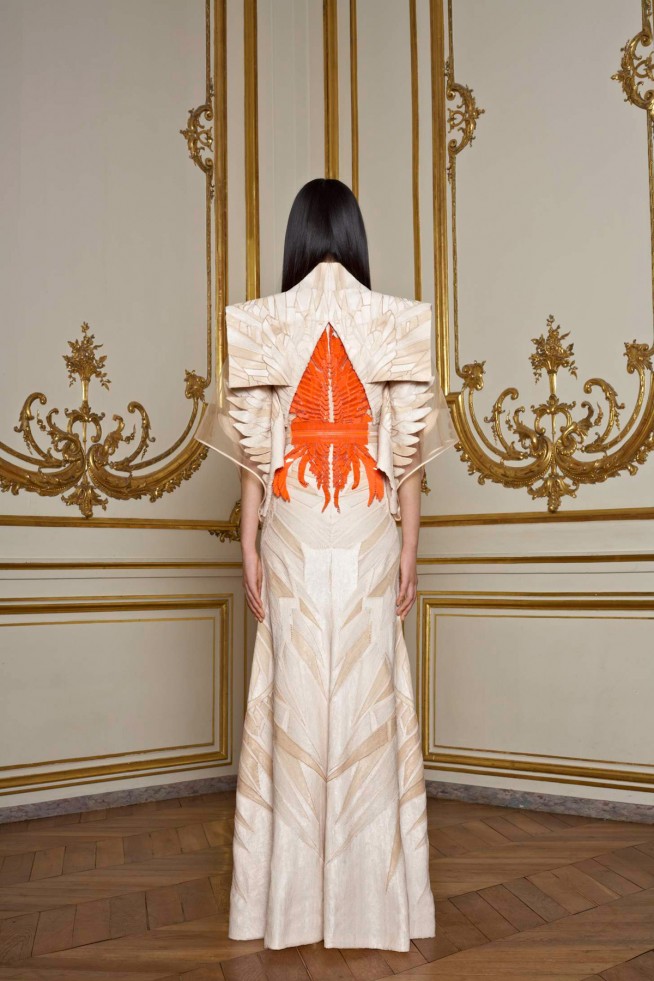 desfiles-givenchy-parisverao2011hc-103