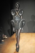 desfiles-irisvanherpen-parisverao2011hc-100