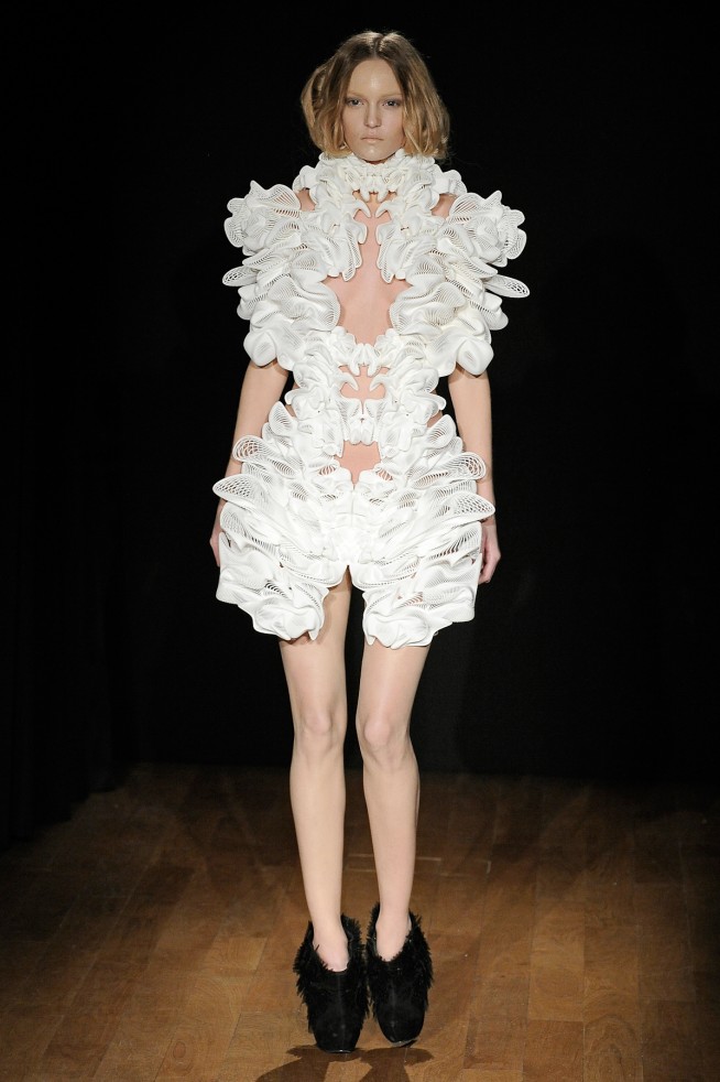desfiles-irisvanherpen-parisverao2011hc-110