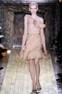 desfiles-valentino-parisverao2011hc-114