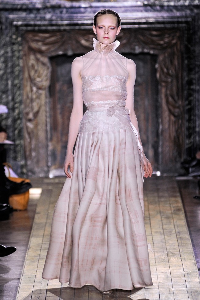 desfiles-valentino-parisverao2011hc-118
