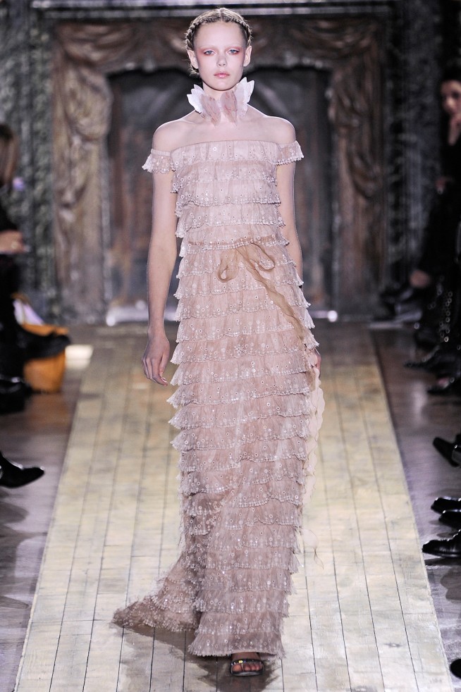 desfiles-valentino-parisverao2011hc-120