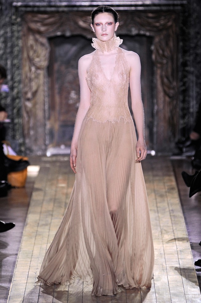 desfiles-valentino-parisverao2011hc-121