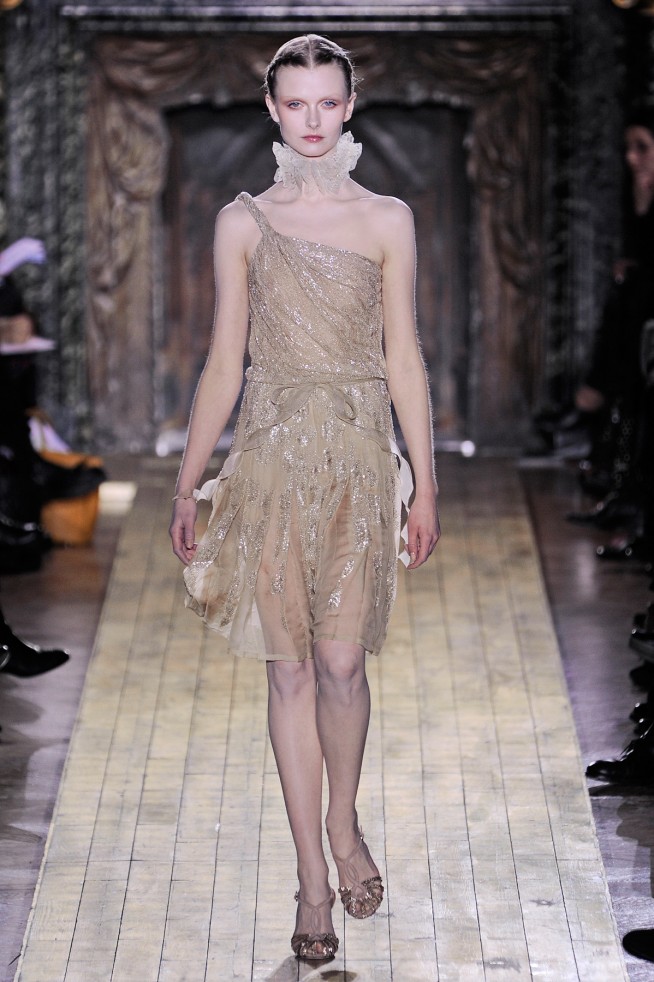 desfiles-valentino-parisverao2011hc-123