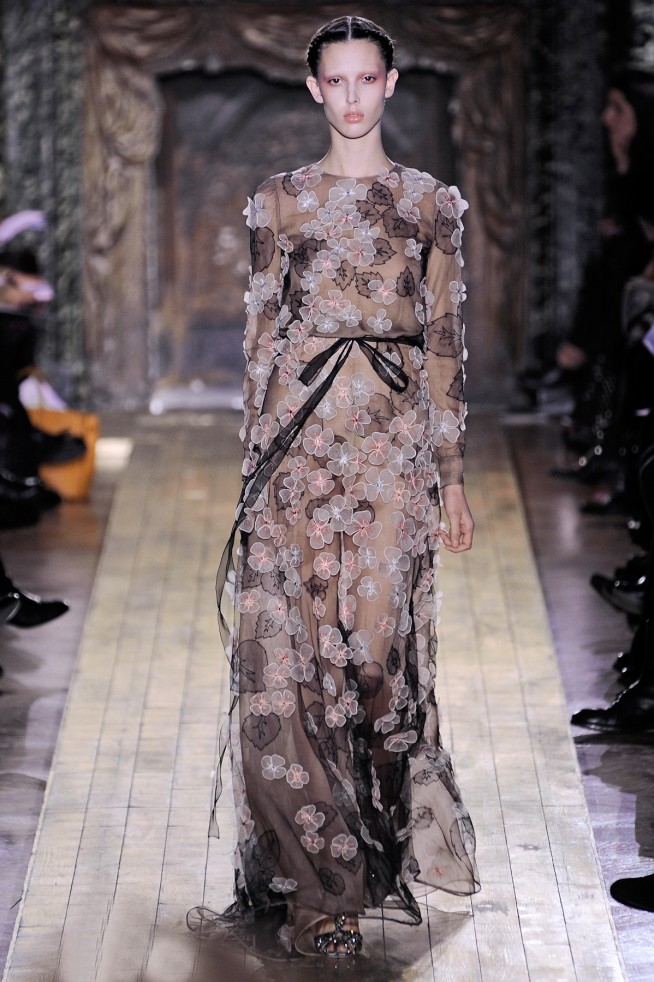 desfiles-valentino-parisverao2011hc-130