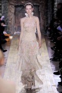 desfiles-valentino-parisverao2011hc-135