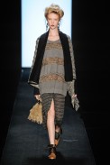 desfile-julianajabour-saopauloinverno2011rtw-121