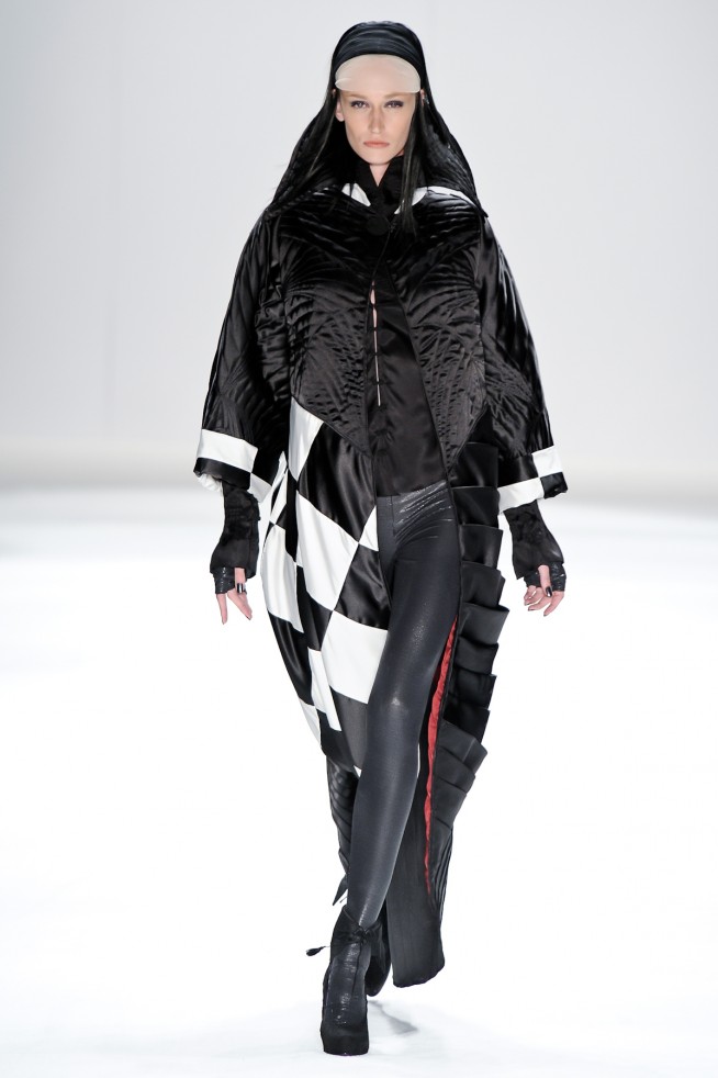 desfile-linovillaventura-saopauloinverno2011rtw-100