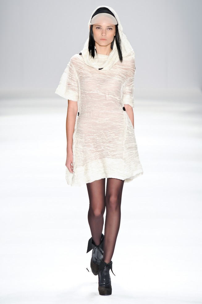 desfile-linovillaventura-saopauloinverno2011rtw-103