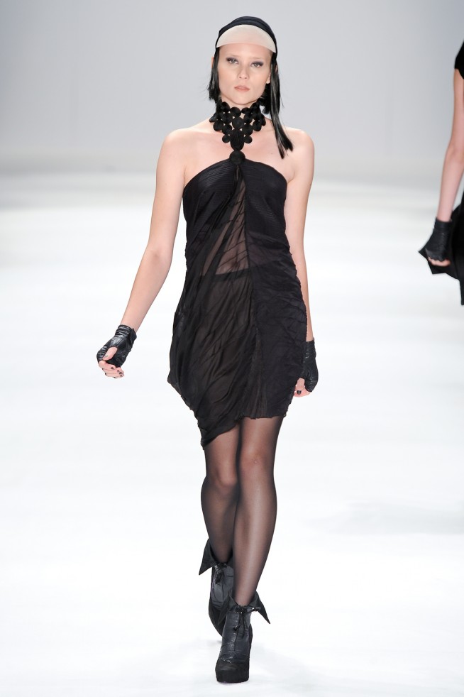 desfile-linovillaventura-saopauloinverno2011rtw-112