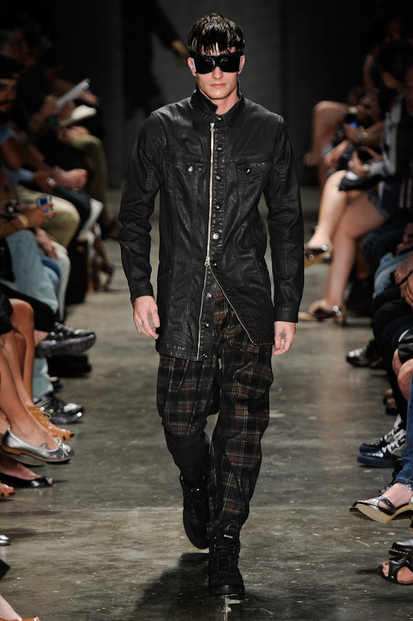 desfile-alexandreherchcovitchmasculino-saopauloinverno2011rtw-116
