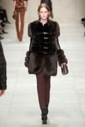 desfiles-burberry-londresinverno2011rtw-123