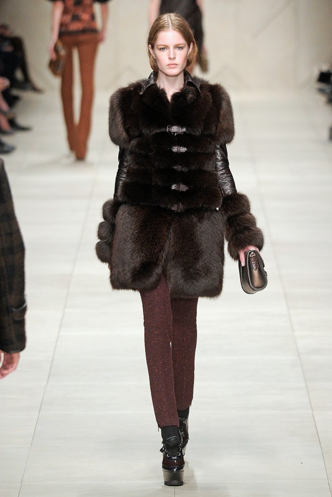 desfiles-burberry-londresinverno2011rtw-123