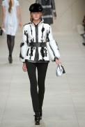 desfiles-burberry-londresinverno2011rtw-149
