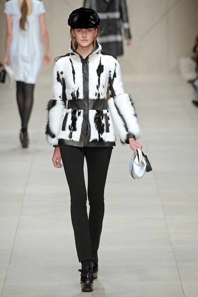 desfiles-burberry-londresinverno2011rtw-149