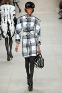desfiles-burberry-londresinverno2011rtw-153