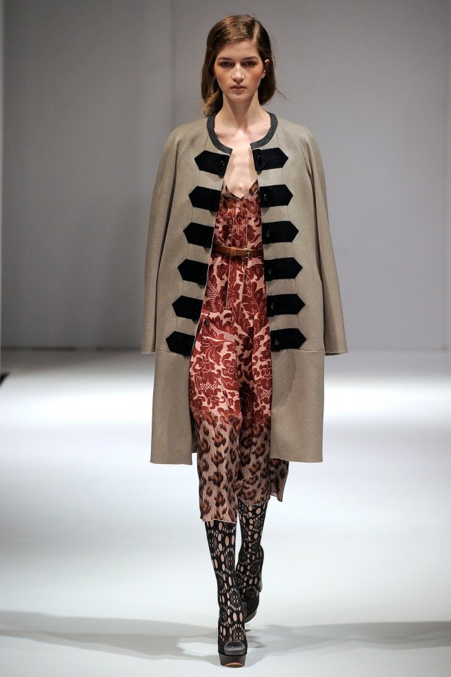desfiles-clementsribeiro-londresinverno2011rtw-100