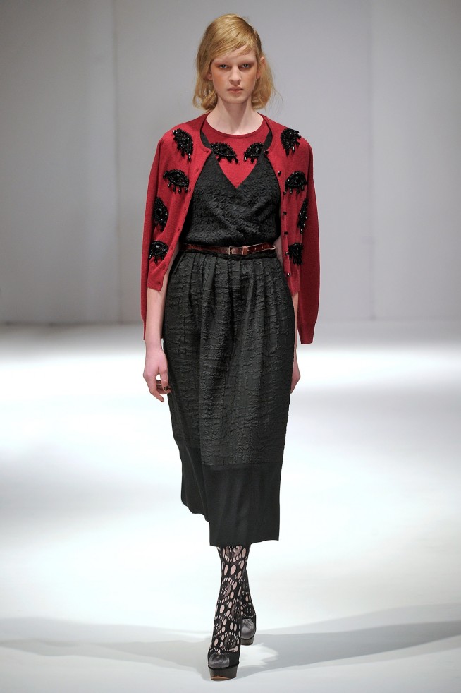 desfiles-clementsribeiro-londresinverno2011rtw-108