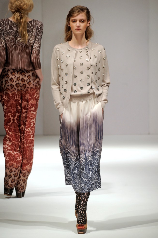 desfiles-clementsribeiro-londresinverno2011rtw-110