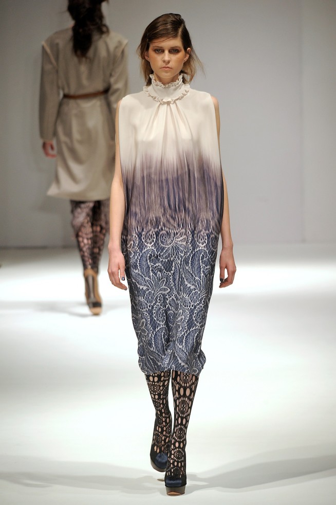 desfiles-clementsribeiro-londresinverno2011rtw-112
