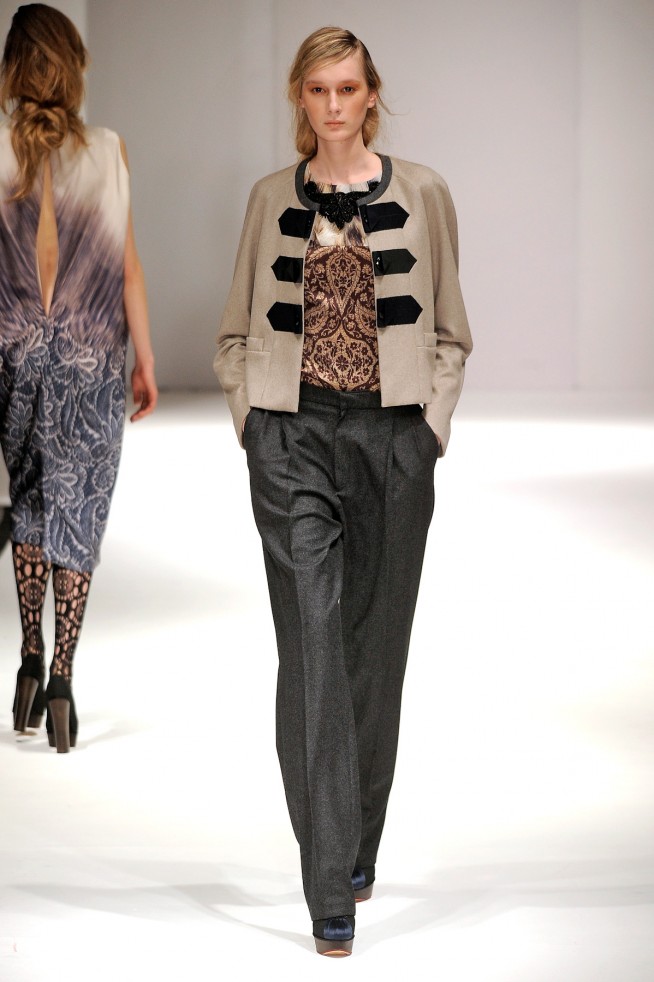desfiles-clementsribeiro-londresinverno2011rtw-113