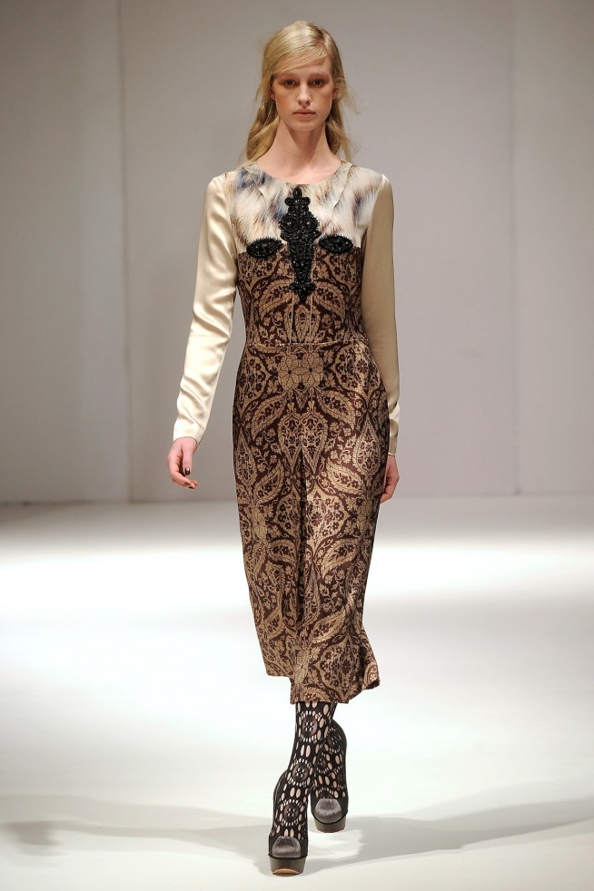desfiles-clementsribeiro-londresinverno2011rtw-114