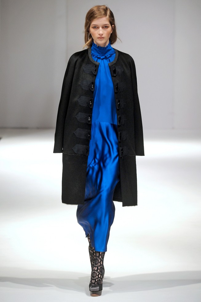 desfiles-clementsribeiro-londresinverno2011rtw-118