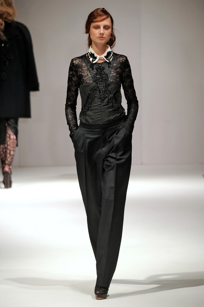 desfiles-clementsribeiro-londresinverno2011rtw-123