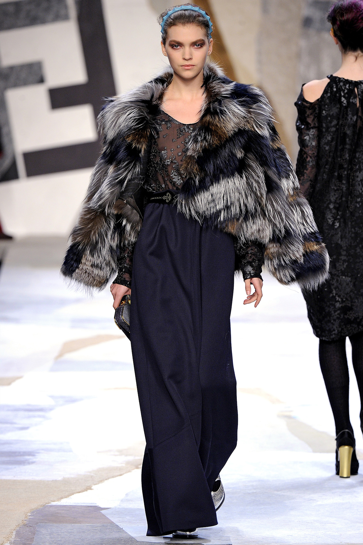 desfiles-fendi-milaoinverno2011rtw-135
