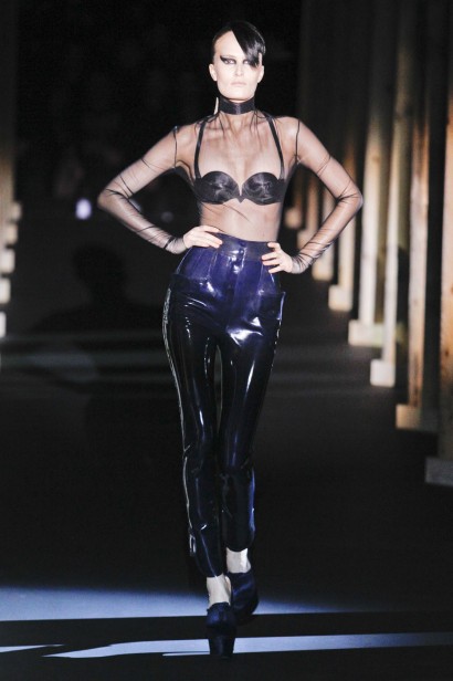 desfiles-mugler-parisinverno2011rtw-128