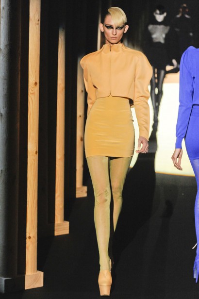 desfiles-mugler-parisinverno2011rtw-139