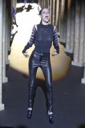 desfiles-mugler-parisinverno2011rtw-145