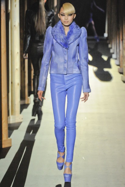 desfiles-mugler-parisinverno2011rtw-146